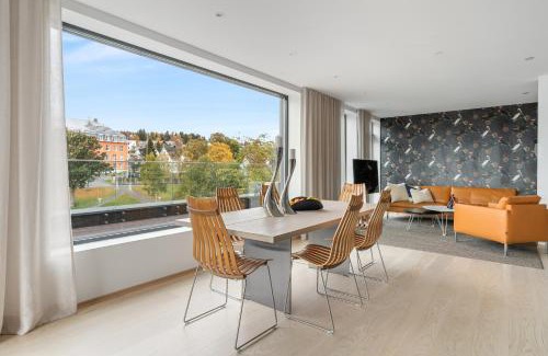 Tromso Apartment | Luxury Apartment Downtown Tromsø with 2 Bedrooms and 2 Bathrooms and Parking