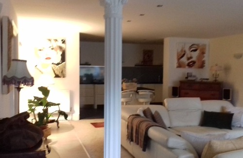 Kelvinbridge Apartment | Luxury Apartment in Glasgow's Most Prestigious Address