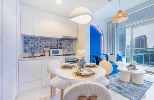 Downtown Dubai Apartment | Luxury Apartment with Balcony & Full Burj Khalifa View by Dejaview Stays