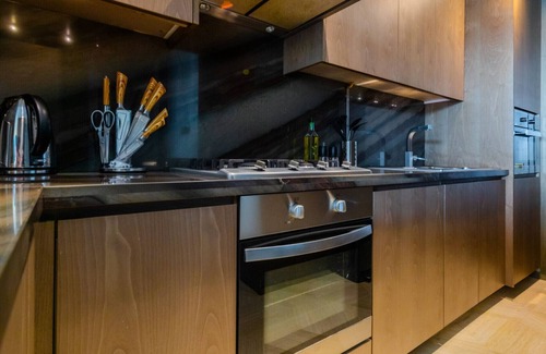 Palm Jumeirah Apartment | Luxury Apt & Private Beach - FIVE Palm Jumeirah