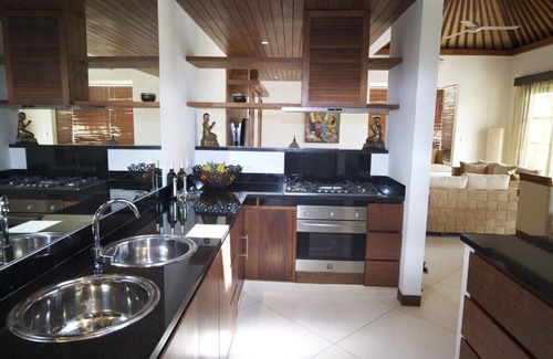 Sanur Villa | Luxury Balinese villa: Private beach entrance