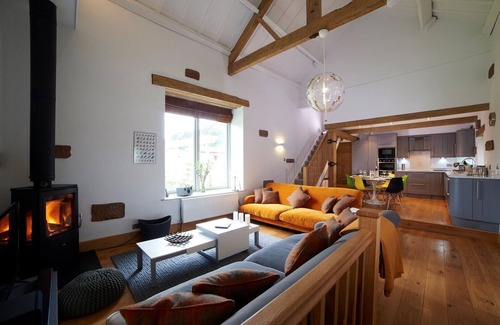 Longnor House | Luxury barn in Peak District National Park - peaceful with great views