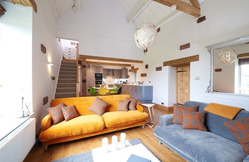 Longnor House | Luxury barn in Peak District National Park - peaceful with great views