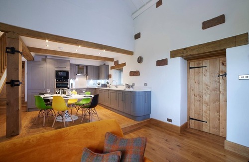Longnor House | Luxury barn in Peak District National Park - peaceful with great views