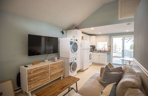 Wading River House | Luxury Beach Cottage: Wineries, Shopping & The Hamptons