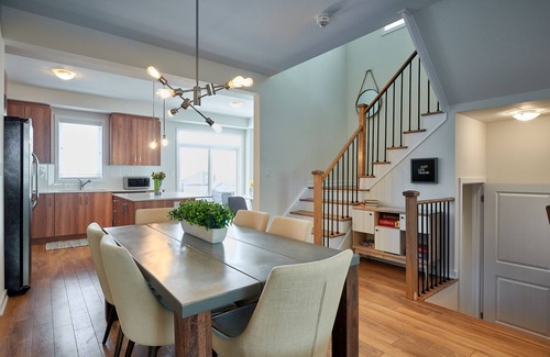 Wasaga Beach House | Luxury Beach House - Steps To Wasaga Beach