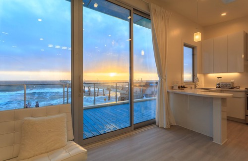 Sharp Park Condo | Luxury Beachfront Penthouse near SF (3)