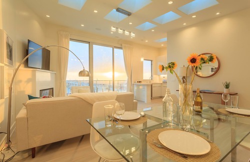 Sharp Park Condo | Luxury Beachfront Penthouse near SF (3)