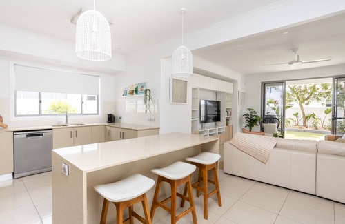 Kingscliff House | Luxury Beachside Home with pool - Pet Friendly, School Holiday Discounts