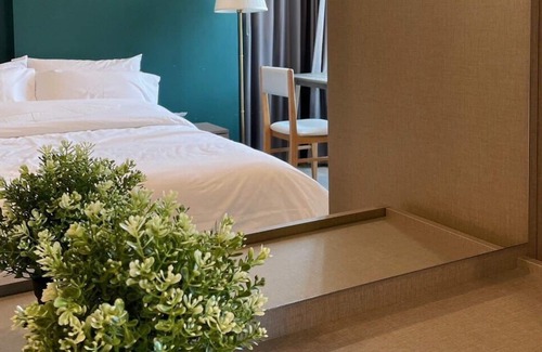 Ratchadaphisek Apartment | Luxury Condo next to MRT