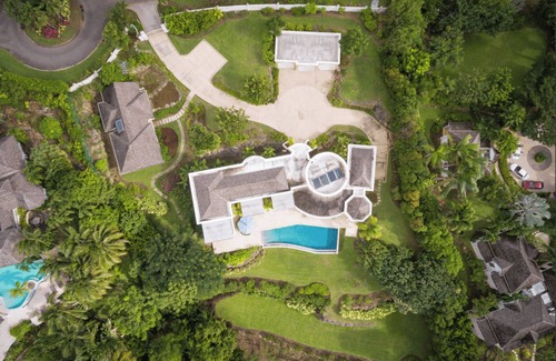 Merlin Bay Villa | Luxury Celebration Villa with Private Pool & Sunset Views