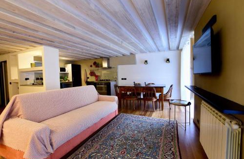 Genoa Historical Centre Apartment | Luxury Cernaia Home alloggio di charme in palazzo dei Rolli centralissimo