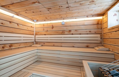 Saalbach Apartment | Luxury Chalet in Saalbach-Hinterglemm with Sauna