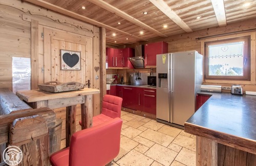 Le Praz de Lys Ski Chalet | Luxury chalet in the middle of the ski slopes