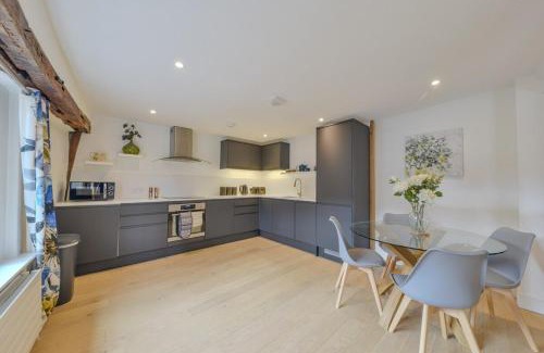 St Albans Apartment | Luxury Character Apartment St Albans By Central Stays Short Lets & Serviced Accommodation With Free Parking