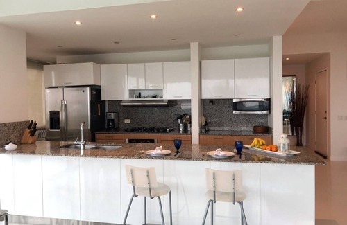 La Boquilla Condo | Luxury & Comfort Steps from the Beach- 2 Pools! Family Friendly & Gourmet Cook!