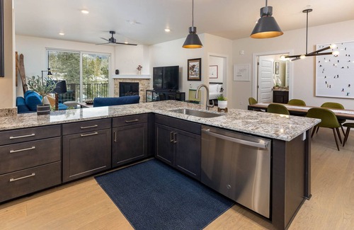 Lakeside Village Condo | Luxury Condo, Hot Tub, Balcony, Shuttle to Ski Slopes