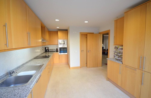 Santa Eulalia Villa | Luxury Detached Equipped Villa, Central Algarve - Private Garden & Heated Pool
