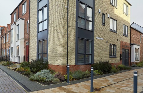 Hull Apartment | Luxury Duplex 2-Bed Apartment Fruit Market Marina