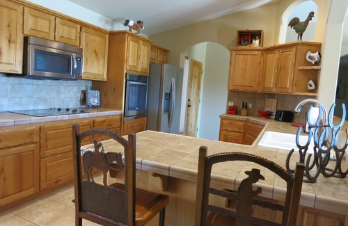 Saddle Ridge West House | Luxury Estate Main House, Santa Fe Walls & Kiva Fireplace, Close to Town