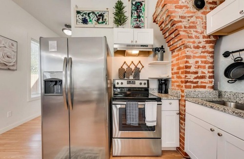 Fort Worth House | Luxury Family Friendly Home 6 Queen Beds