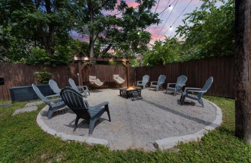 Fort Worth House | Luxury Family Friendly Home 6 Queen Beds