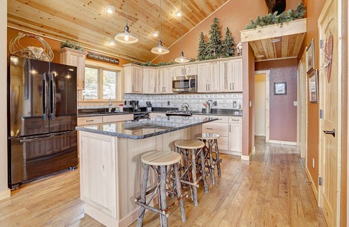 Venner Ranch Estates House | Luxury Home, Breathtaking Views, Hot Tub, Colorado Rocky Mountains