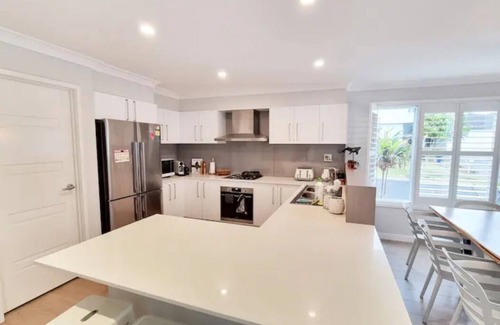 Shell Cove House | Luxury Home Pool & Spa only 400 Metres from Shell Cove Marina & Close to Beaches