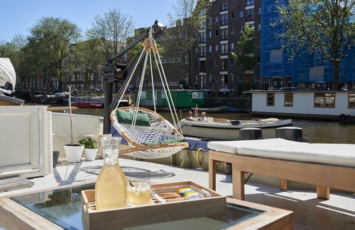 Nieuwmarkt en Lastage Boat Rental | Luxury houseboat in Amsterdam Center!