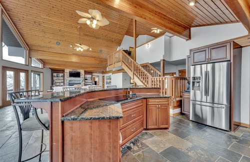 Stoney Point Landing House | Luxury Lakeside Retreat