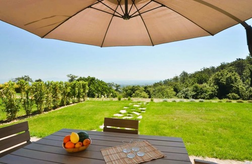 Torrita di Siena Apartment | Luxury Large Apt in Siena Resort at Eagle