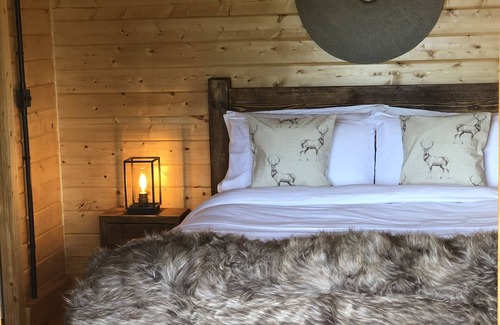 Callow Hill Cabin | Luxury Lodge retreat with hot tub