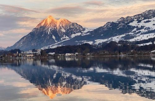 Hessigkofen House | Luxury loft on top of Villa Wilen with tremendous views by the lake