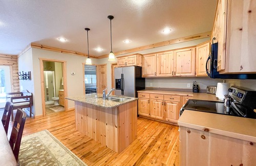 Nevis House | Luxury Log Home 1/2 Mile from Snowmobile/Bike Trail