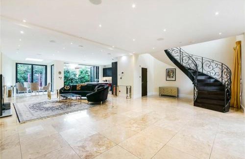 Chiswick Riverside Apartment | Luxury London House