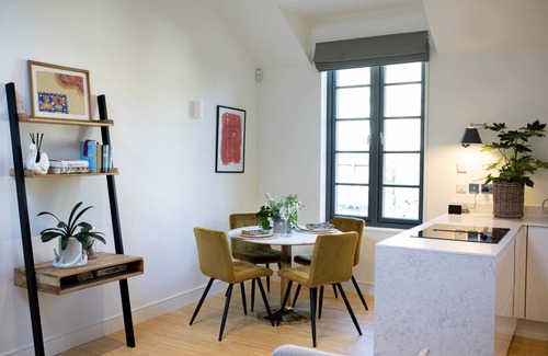 Kelvinbridge House | Luxury Mews Cottage in Park district, Glasgow