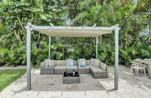 Golden Glades House | Luxury Miami Retreat