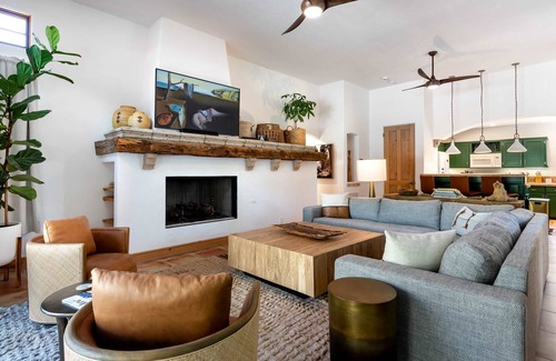 Historic Tennis Club House | Luxury Oasis in Palm Springs Retreat