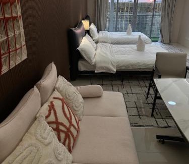 Tambo Apartment | Luxury Penthouse & High-Floor Hotel near City of Dreams, Airport, Okada, and Solaire Casino