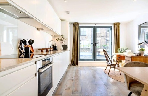 Holborn and Covent Garden Apartment | Luxury Penthouse with Terrace in Bloomsbury