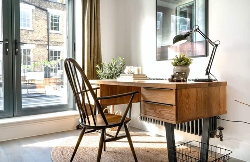 Holborn and Covent Garden Apartment | Luxury Penthouse with Terrace in Bloomsbury
