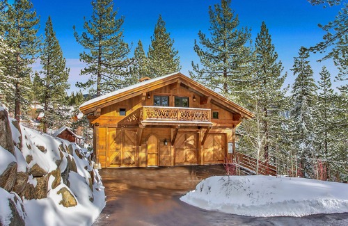 Olympic Valley Ski Chalet | Luxury Petite Chalet with Views, Across From the Lifts