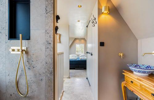 Ilpendam House | Luxury private farmhouse cottage near Amsterdam plus home cinema