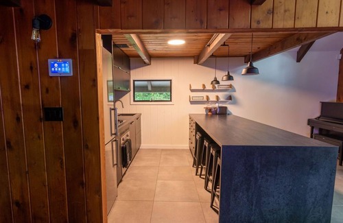 Mcafee Ski Chalet | Luxury Ski In-Out ● Mountain Creek ● Hot Tub ● Golf