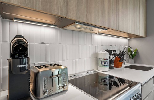 Seaport District Apartment | Luxury Studio Next to Broadway 0256