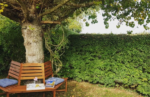 Westmarsh Cottage | Luxury studio suite at Hawthorn Farm, kingsize bed, jacuzzi bath, private garden