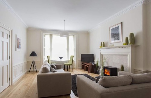 New Town House | Luxury Townhouse Set At The Heart Of Edinburgh's Georgian New Town