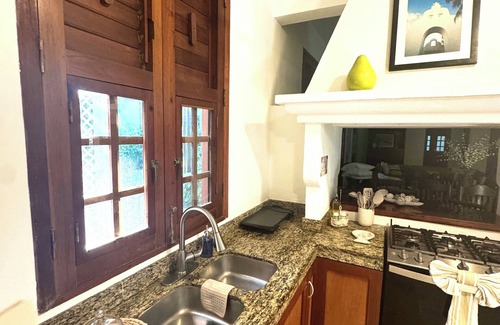 Playacar Fase I House | Luxury Tulum Chic Villa, Steps to Beach & 5th Ave - Private Pool - sleeps 12