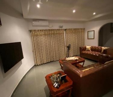 Limbe House | Luxury Villa AC Ensuite Room 7