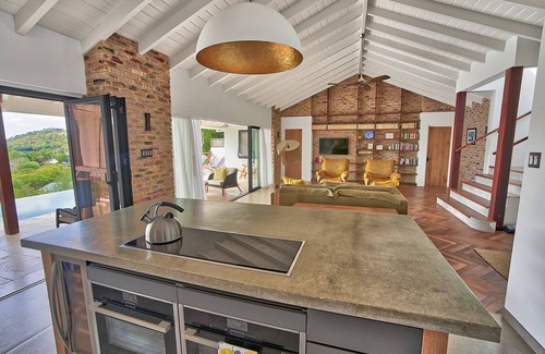 English Harbour Villa | Luxury villa in fantastic location with stunning view over English Harbour.